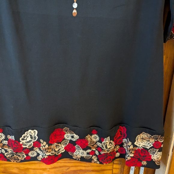 JM Collection Black and Blue Sheath Dress with Crew Neck - Picture 3 of 8